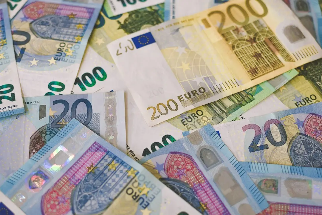 Banca Centrală Europeană se pregătește să înghețe dobânzile pe fondul volatilității de pe piețe
