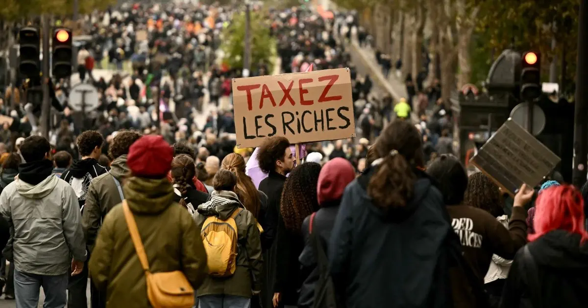 Elevii francezi au continuat marșurile naționale