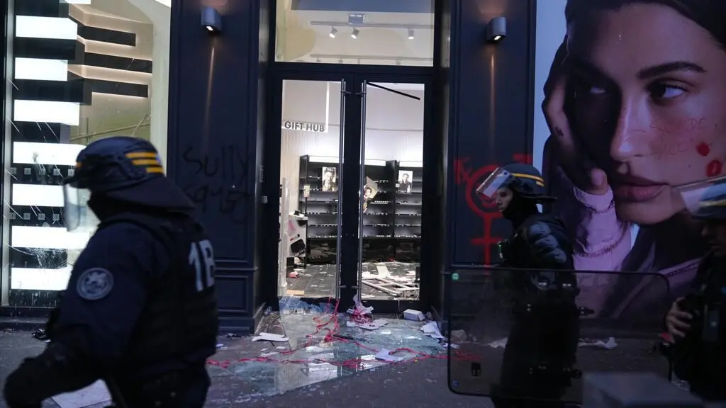 Cum folosește poliția franceză rețelele de socializare pentru a identifica hoții