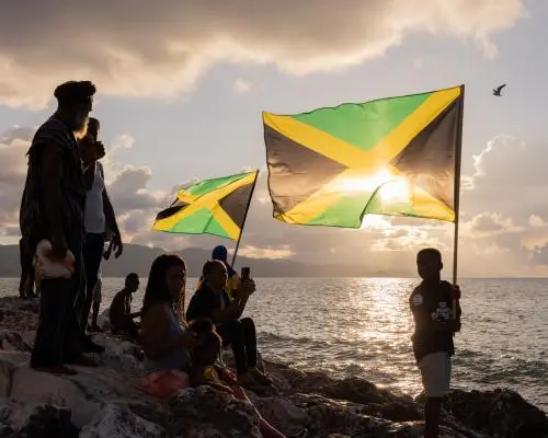Victorie pentru accesul public la plajele din Jamaica după o bătălie juridică