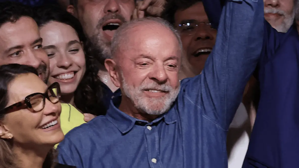 Lula câștigă un al patrulea mandat istoric, mulțumește tinerii brazilieni