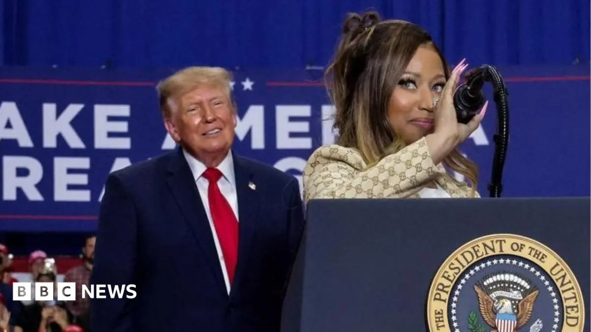 Nicki Minaj alături de Trump la mitingul din Michigan