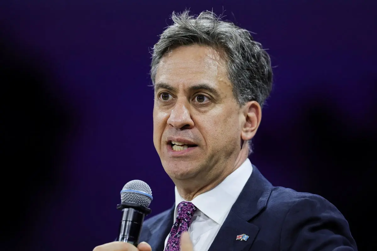 Miliband pleacă în Turcia pentru negocieri critice privind criza din Strâmtoarea Hormuz